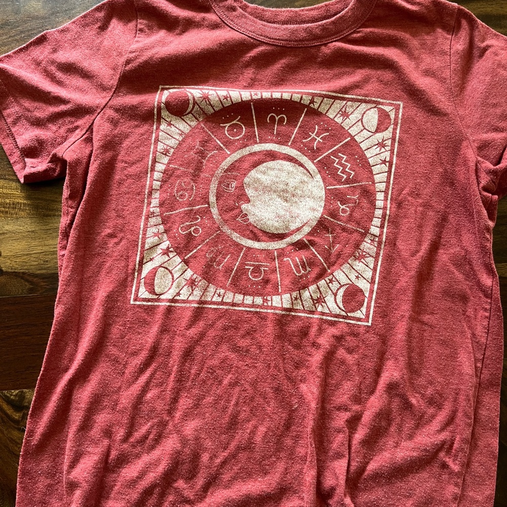 Zoe + Liv Zodiac T-shirt XS